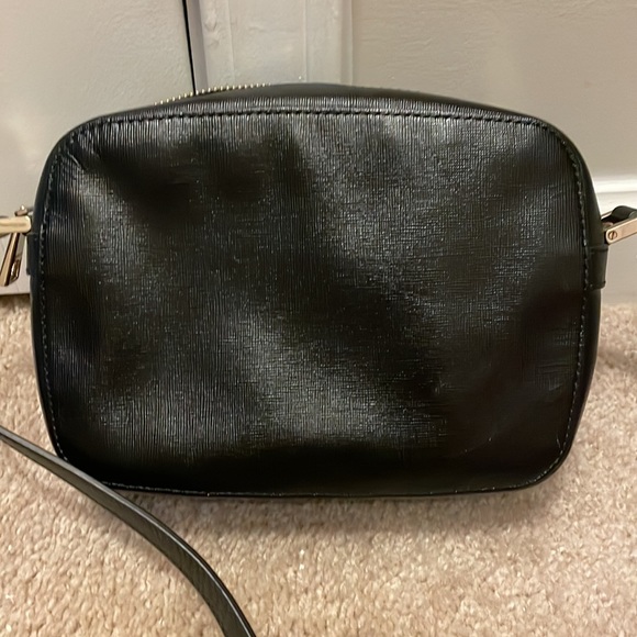 Woman’s Versace crossbody bag. - Picture 2 of 7